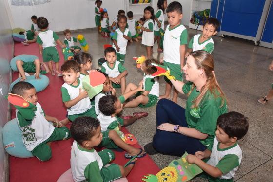 alunos creche crianças educação infantil