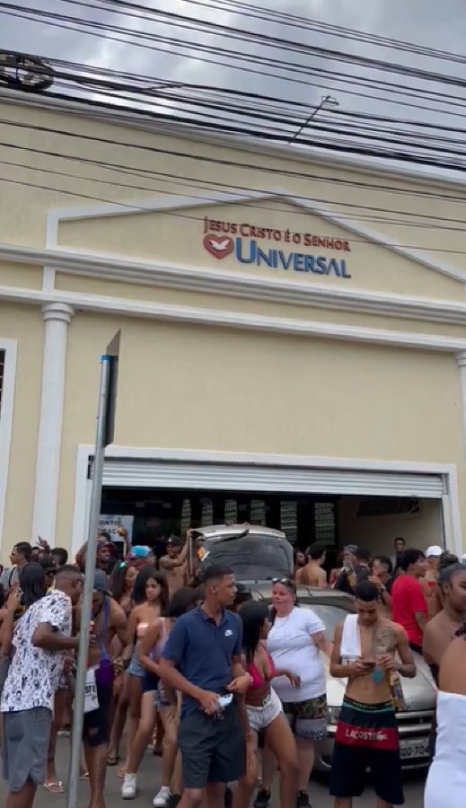 Vídeo Jovens São Flagrados Fazendo “bailão” Em Frente à Igreja Universal Estadão Mt 8024