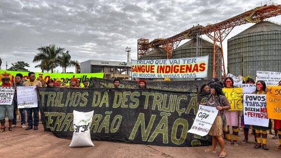 lideranças do Tapajós, dos povos Munduruku, Kayapó, Panará, Xavante e apoiadores realizaram mobilização contra o projeto Ferrogrão