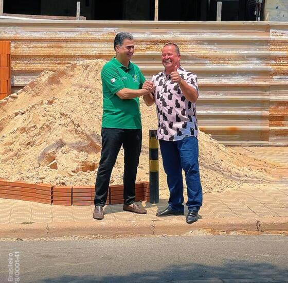 prefeito emanuel pinheiro com sargento vidal