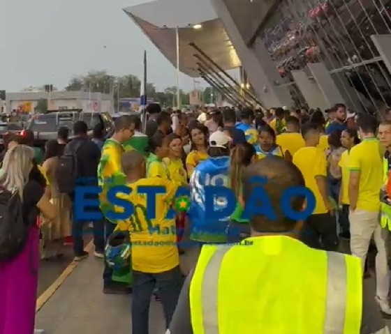 APOIADORES BOLSONARO AEROPORTO