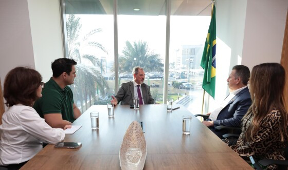 REUNIÃO EMBAIXADA eau