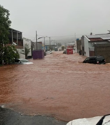 Pontes e Lacerda debaixo de água