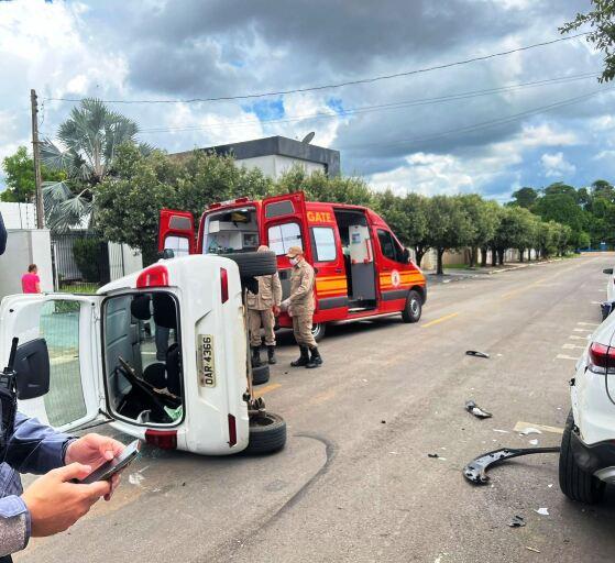 acidente lucas do rio verde carro tombado