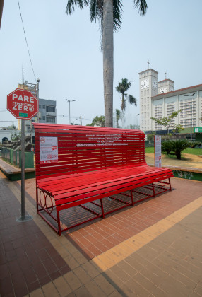 Banco vermelho 