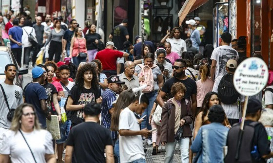 número de pessoas endividadas no país chega a 73 milhões