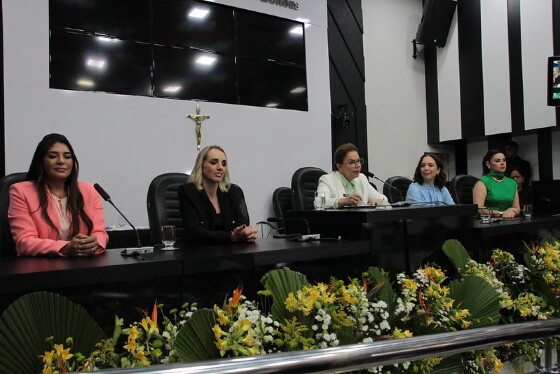 Mesa Diretora 100% feminina