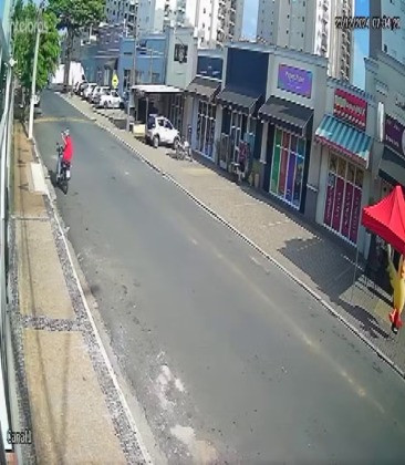 Motociclista bate em poste e morre enquanto se filmava em Americana 