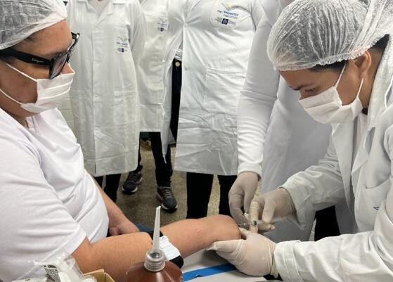 Alunos durante aula prática ofertada pela Seciteci 