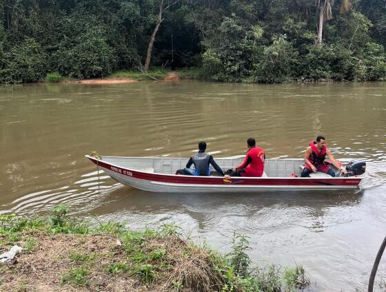 O corpo foi encontrado aproximadamente 1 km abaixo do último ponto onde a vítima foi vista