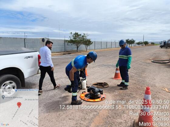 Equipes técnicas estão percorrendo os bairros para identificar pontos de entupimento e possíveis irregularidades