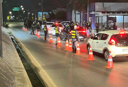 Após show de Gusttavo Lima, Lei Seca prende 16 motoristas embriagados em Cuiabá