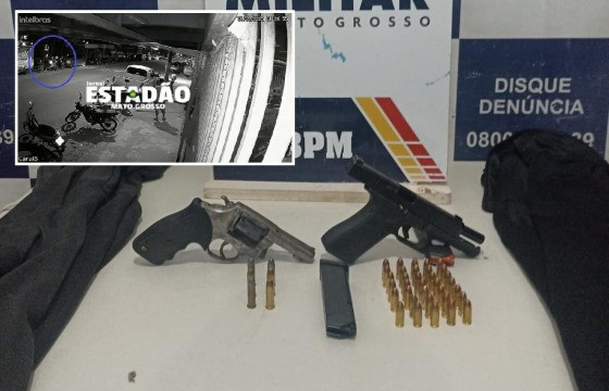 O trio e o material apreendido foram levados à delegacia para as providências cabíveis.