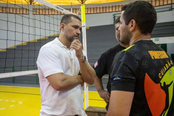 Secretário de Esportes e Lazer, Jefferson Neves, durante vistoria no Ginásio Verdinho, no CPA I. 
