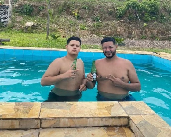 Da esquerda à direita: Gustavo Benedito Junior Lara de Santana, de 18 anos, e Benedito Anunciação de Santana, de 40 anos 