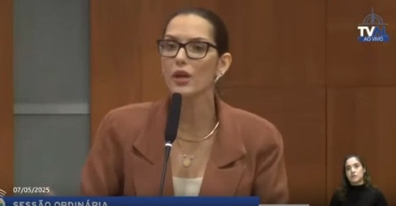 janaina na tribuna 