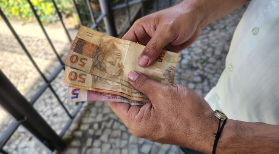 Rendimento domiciliar per capita, massa de rendimento e população com rendimento do trabalho são três dos recordes mostrados pela PNAD contínua em 2024 