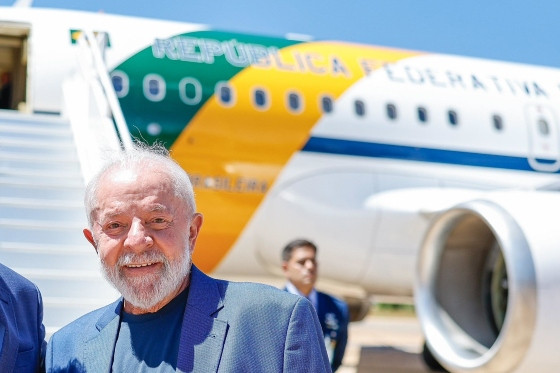 Lula no avião 