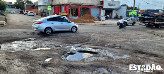 Avenida Espigão, esquina com a Avenida Dr. Meirelles, no bairro Tijucal