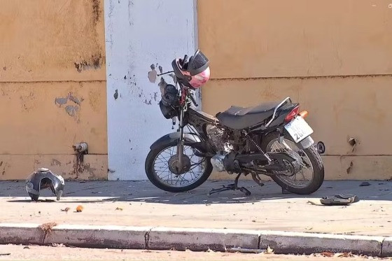 Moto que Vespaziano Francisco Dias Filho, de 48 anos, pilotava no momento do acidente