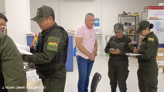 Polícia da Bolívia prende Marcos Roberto de Almeida, o Tuta, chefe do PCC foragido da Justiça brasileira, nesta sexta-feira (16).