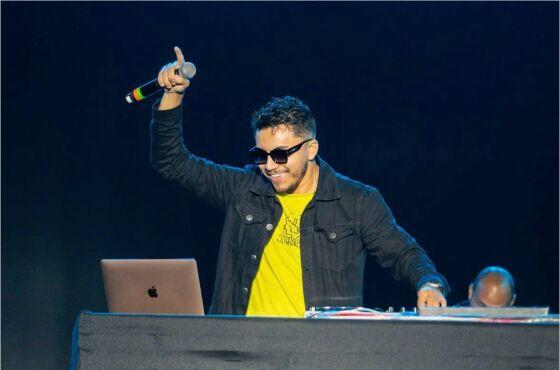 DJ