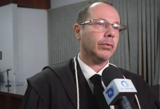 Afastamento integra a 8ª fase da Operação Sisamnes, que investiga esquema de propinas e lavagem de dinheiro no Judiciário de Mato Grosso