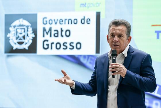 Em evento no interior, governador chamou de “conversa fiada” os pedidos de afastamento de Basílio Bezerra