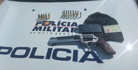PM apreende arma ilegal com desenho de Bolsonaro no interior de Mato Grosso 