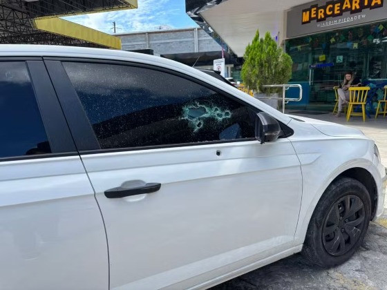Bebê de 8 meses foi morto com tiro na cabeça após carro da família ser baleado em Jaboatão dos Guararapes, no Grande Recife
