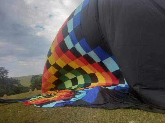 Balão tripulado faz pouso de emergência em Sorocaba (SP) 