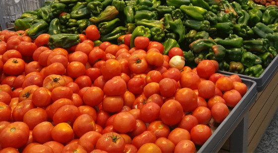 As quedas nos preços do tomate, ovo de galinha e arroz contribuíram para o recuo no grupo de alimentação