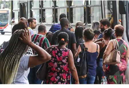 Desemprego recua para 6,2% em maio, o menor para o período desde 2012