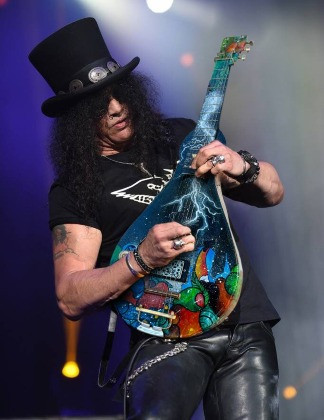 A campanha #SlashGuitarraDeCocho quer unir Mato Grosso ao palco do rock mundial