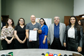 VÍDEOS: Prefeitura sanciona programa Família Acolhedora proposta por MP e TJ