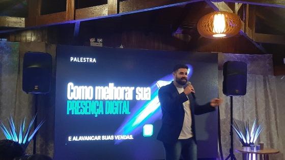 Sebrae e ACIC promovem palestras sobre marketing digital e fidelização de clientes na Expolíder 2025