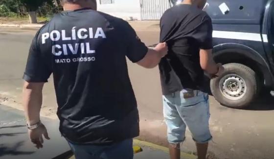 Armas brancas e munições foram apreendidas com o agressor