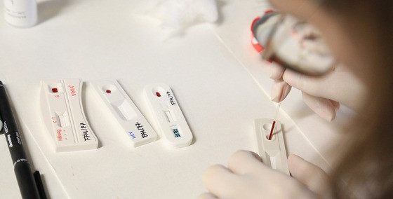 Vacinação, testes rápidos, consultas médicas e de enfermagem (agendadas), atualização do Cartão SUS, atendimento odontológico e pediátrico, além de coleta de exame preventivo (CCO), palestras educativas.