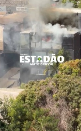 População registra imagens do incêndio que atinge a ZF