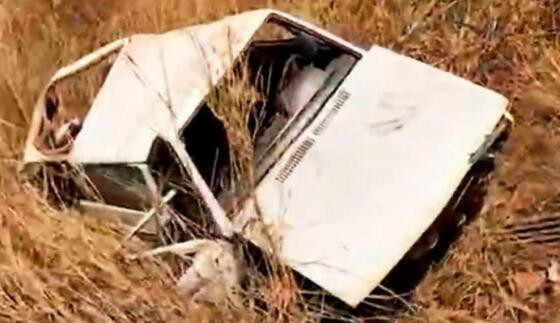 carro capotou 