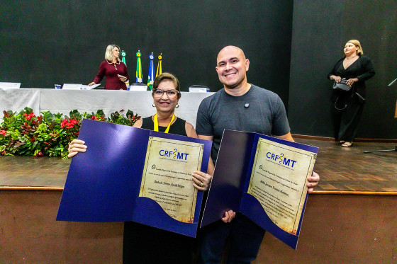 Abilio recebe Comenda do Mérito Farmacêutico em solenidade do CRF-MT