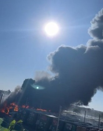 Incêndio atinge empresa de ônibus e destrói quatro veículos em Cuiabá